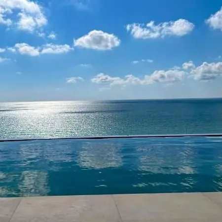Infinity Pool Luxury And Năvodari